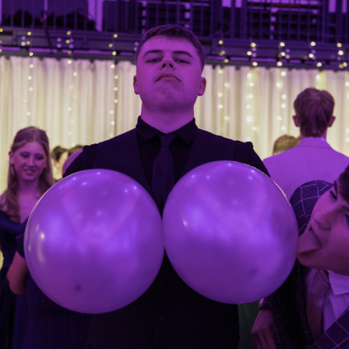 Prom-048