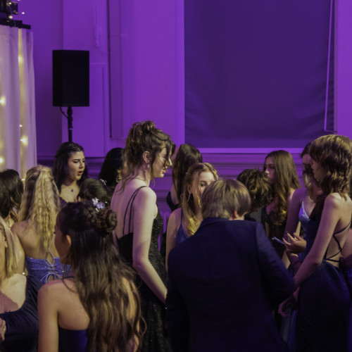 Prom-049