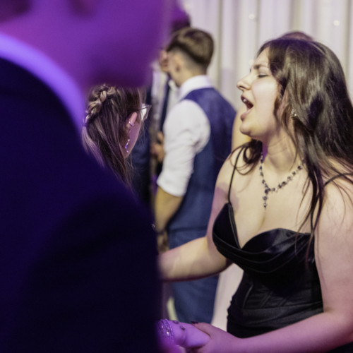 Prom-052