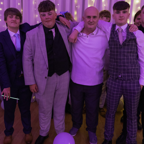 Prom-093